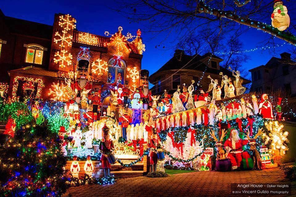 Christmas Holiday Walking Tour in NYC